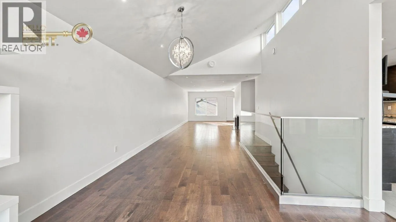 458 NORTHCLIFFE CRESCENT