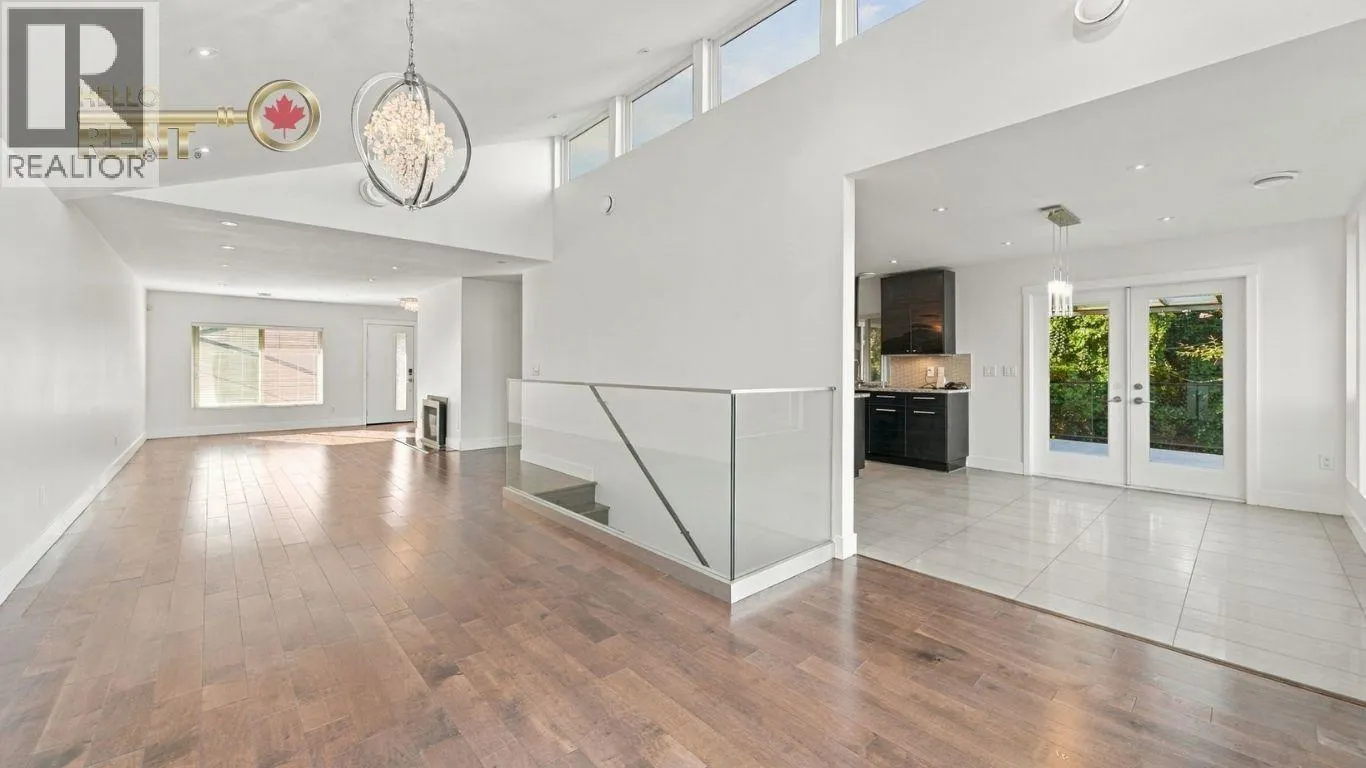 458 NORTHCLIFFE CRESCENT