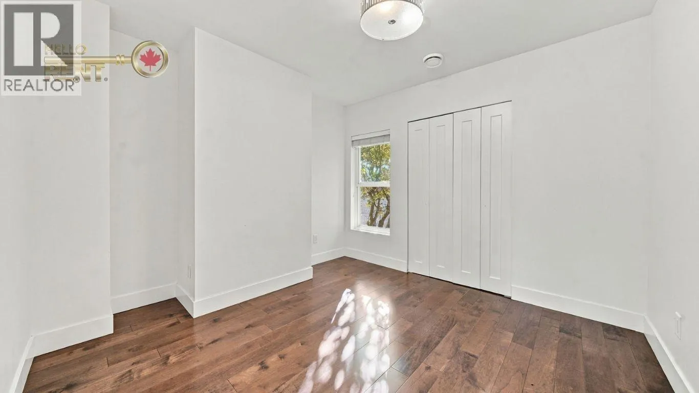 458 NORTHCLIFFE CRESCENT
