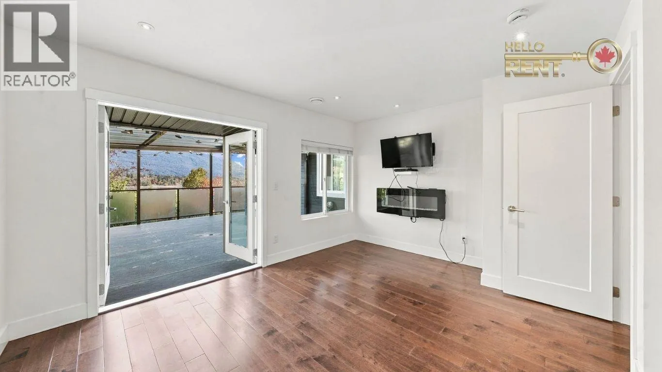 458 NORTHCLIFFE CRESCENT