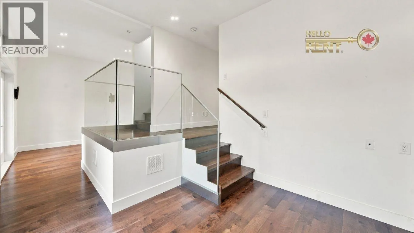 458 NORTHCLIFFE CRESCENT