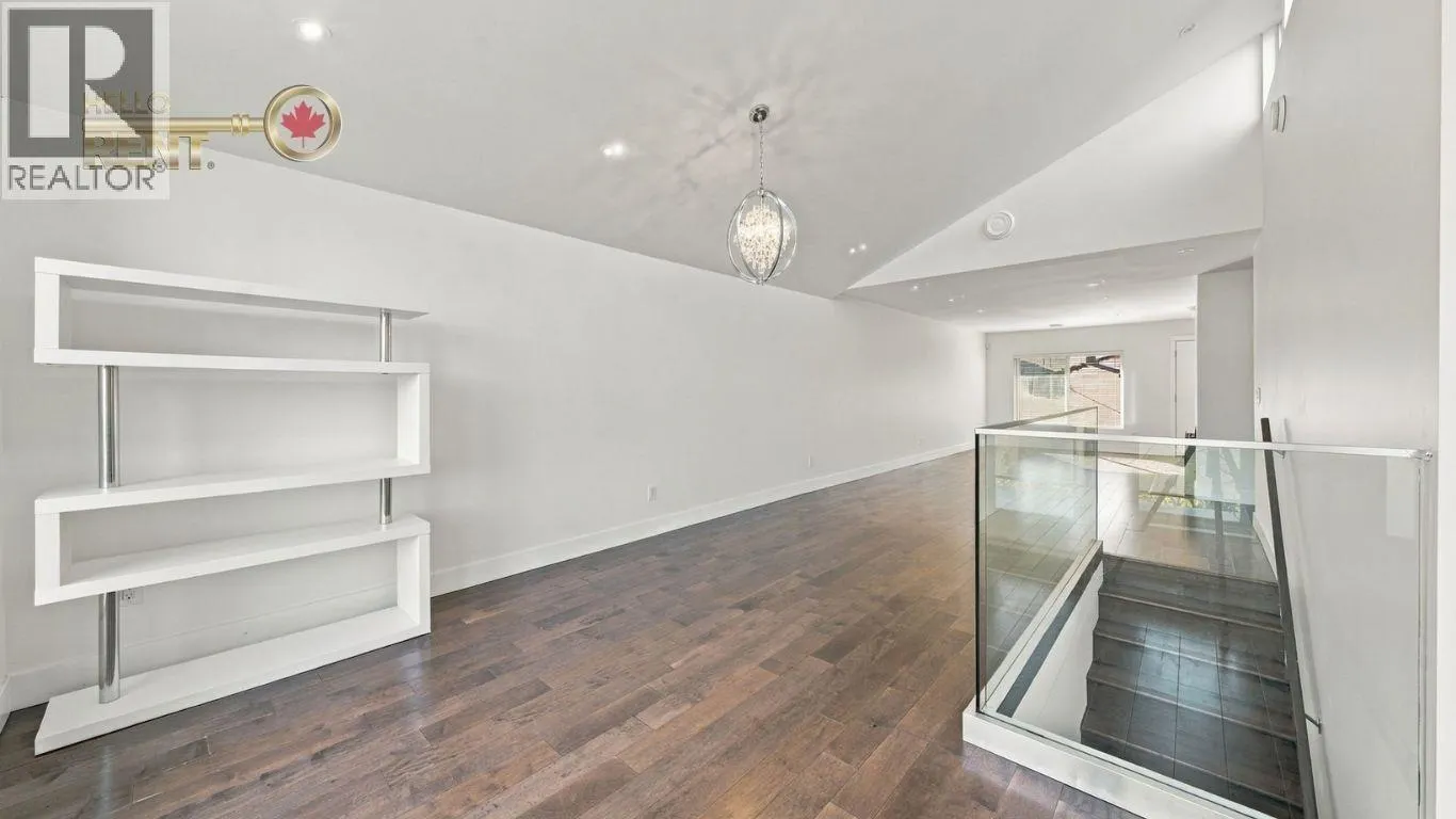 458 NORTHCLIFFE CRESCENT