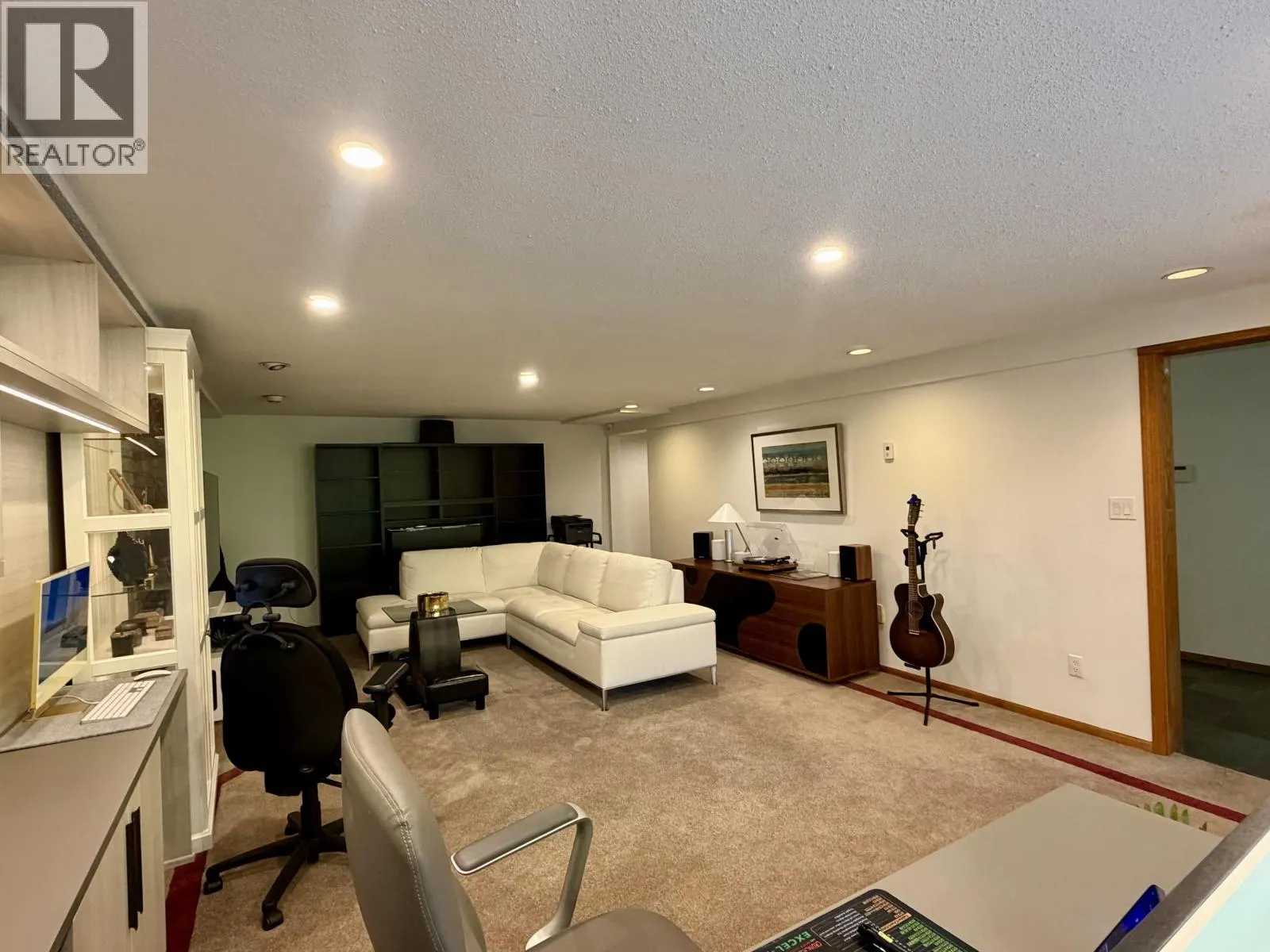 Basement-1881 BOWMAN AVENUE