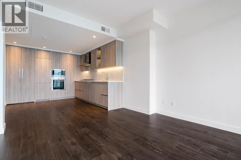 1707 4730 LOUGHEED HIGHWAY
