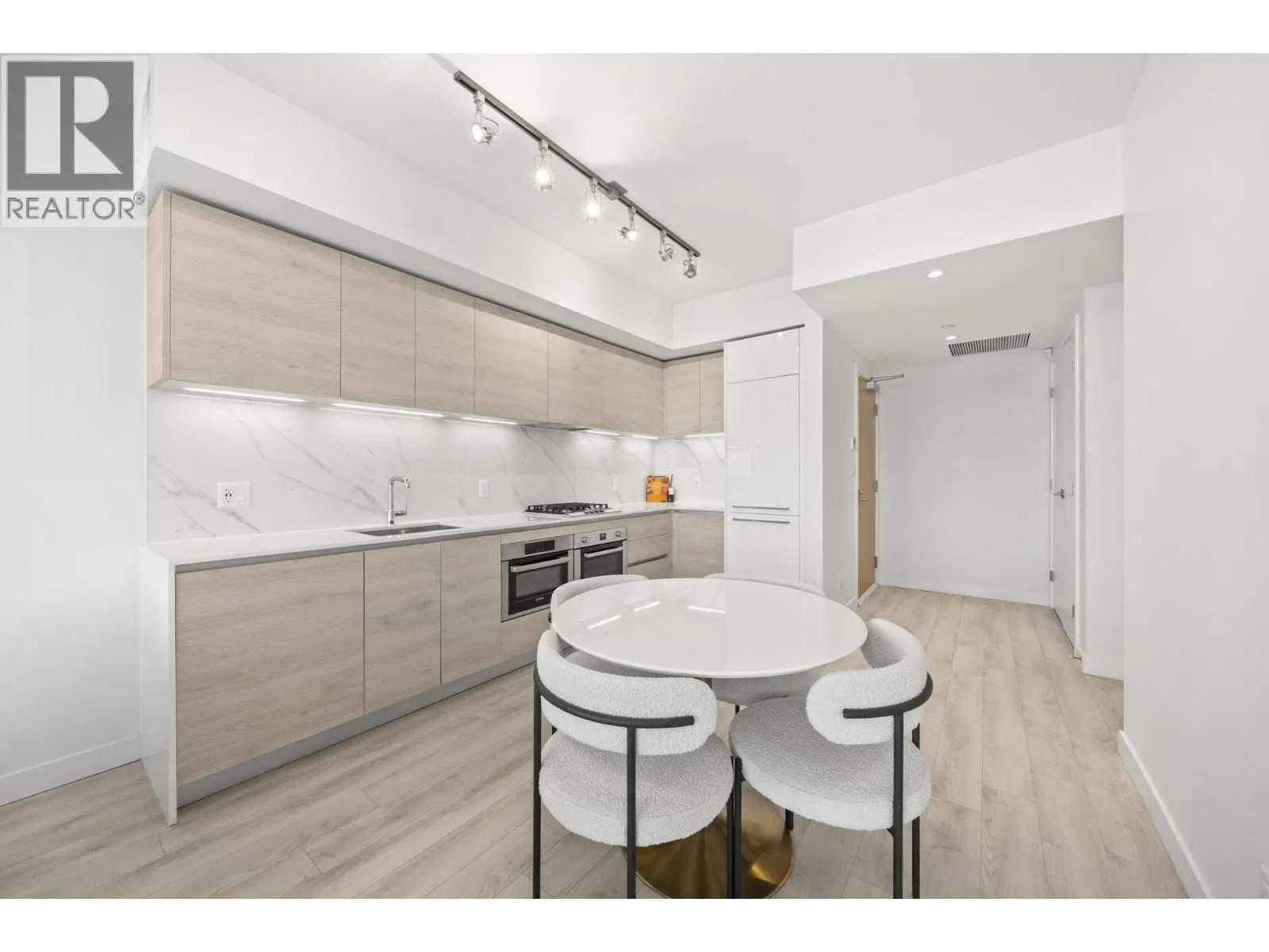 3601 2085 SKYLINE COURT