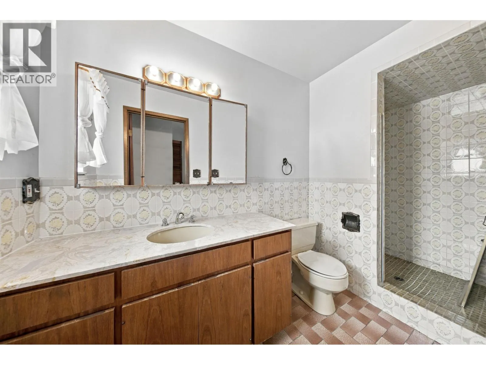 4052 PRICE STREET