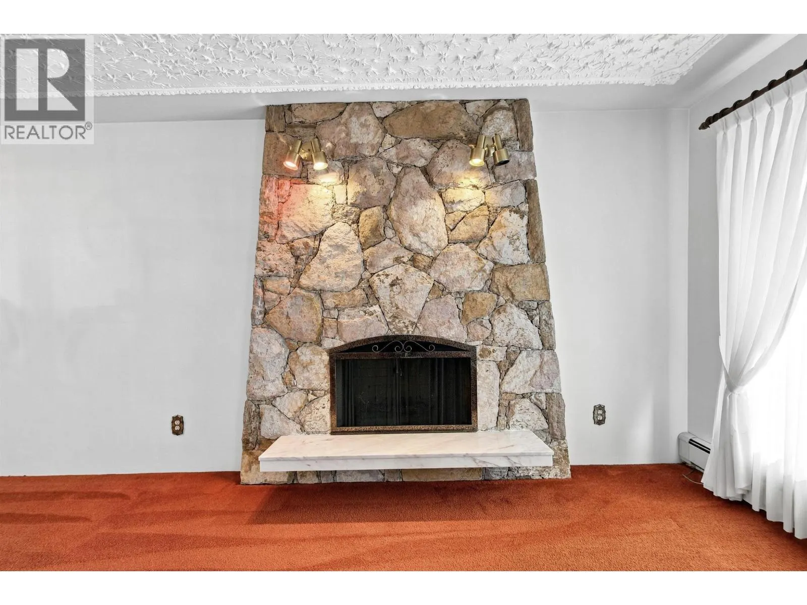4052 PRICE STREET