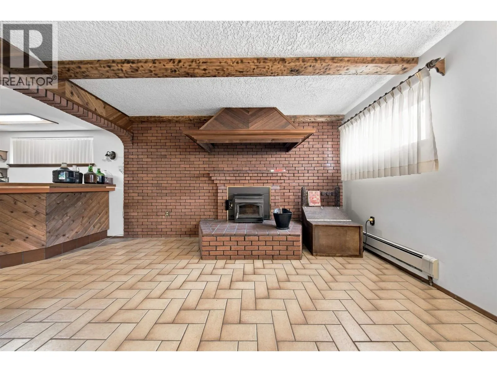 4052 PRICE STREET