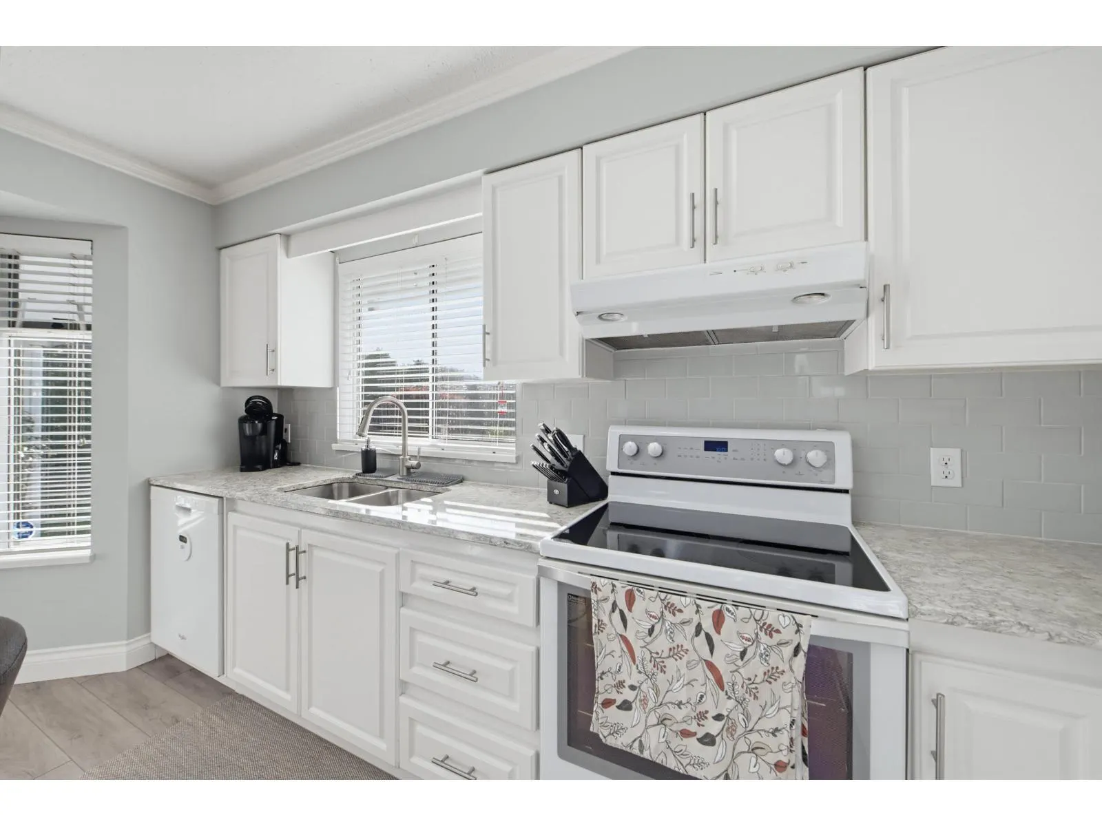5632 E SUNRISE CRESCENT