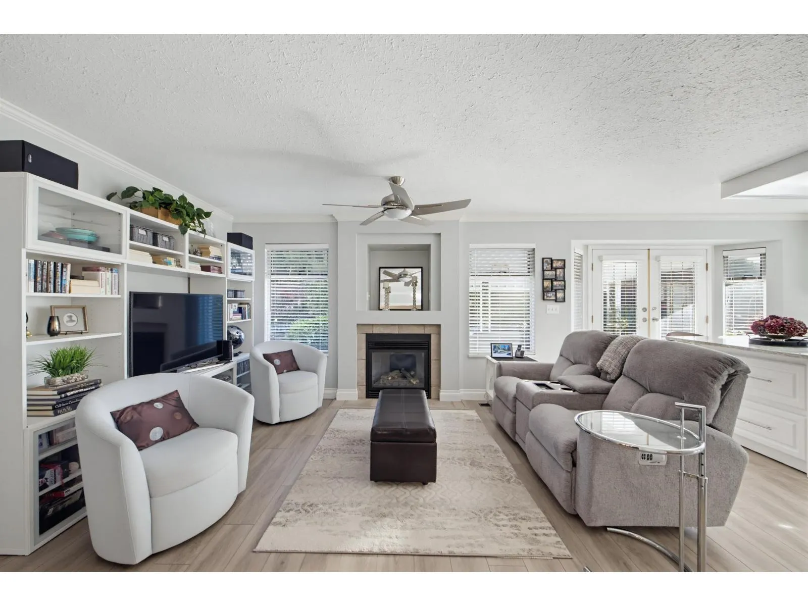 5632 E SUNRISE CRESCENT