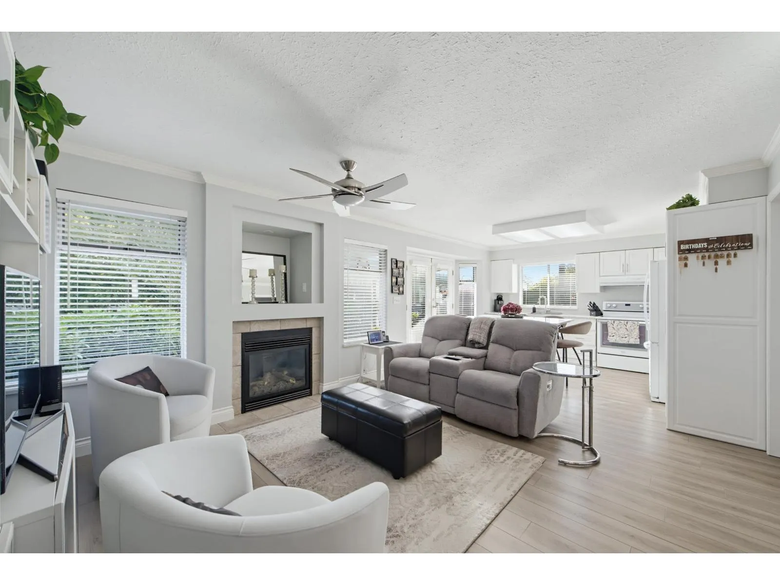 5632 E SUNRISE CRESCENT