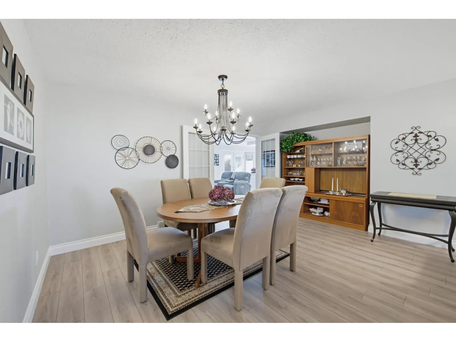 5632 E SUNRISE CRESCENT