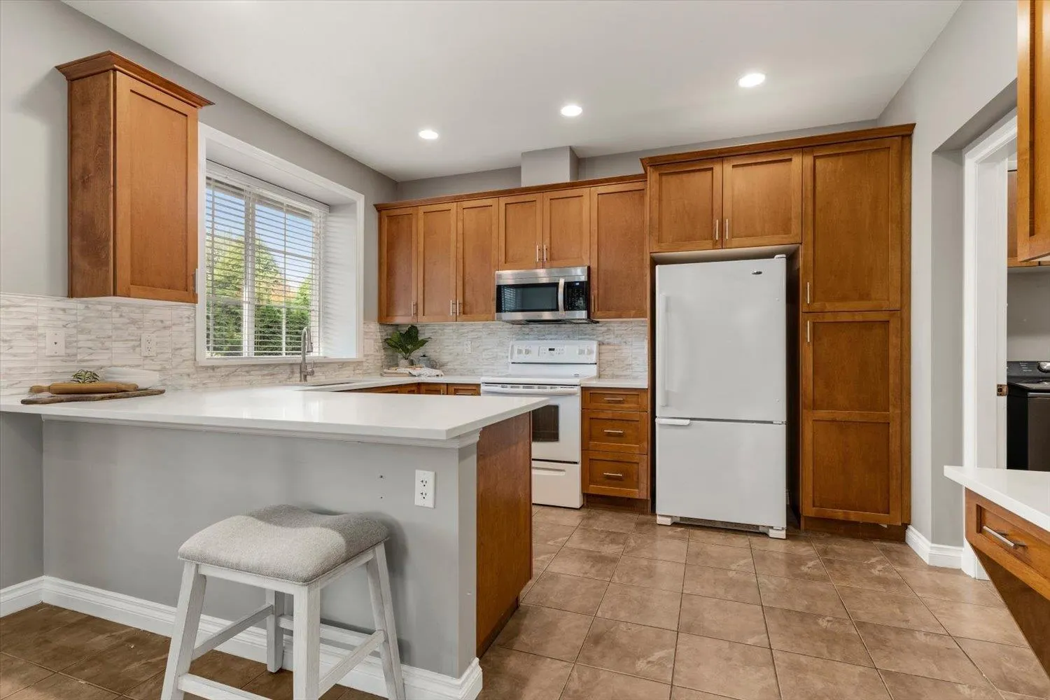 42 45545 TAMIHI WAY|Garrison Crossing
