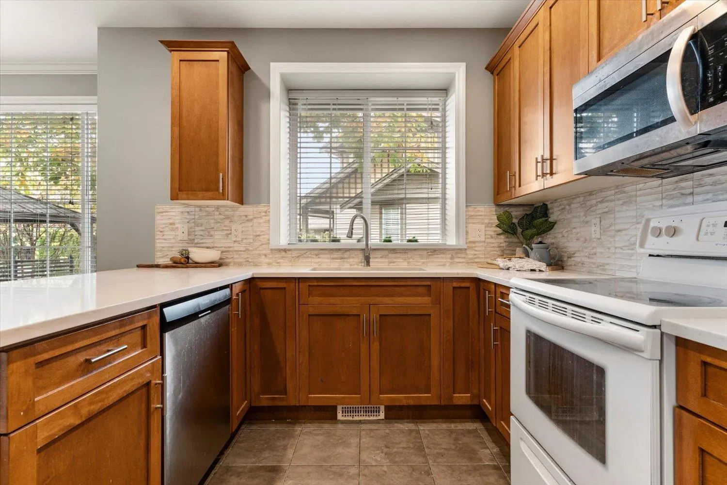 42 45545 TAMIHI WAY|Garrison Crossing