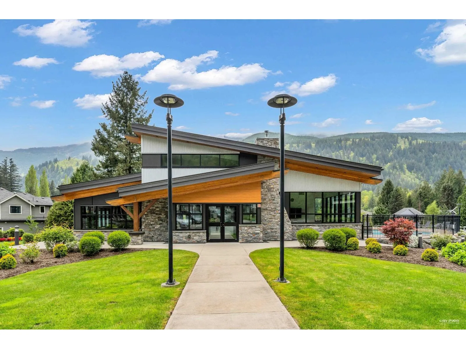 52 1885 COLUMBIA VALLEY ROAD|Cultus Lake South