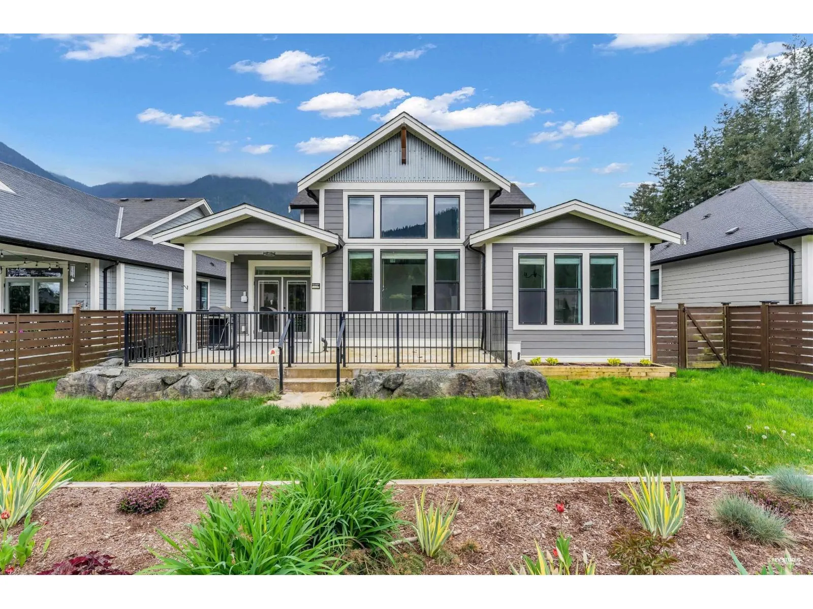 52 1885 COLUMBIA VALLEY ROAD|Cultus Lake South