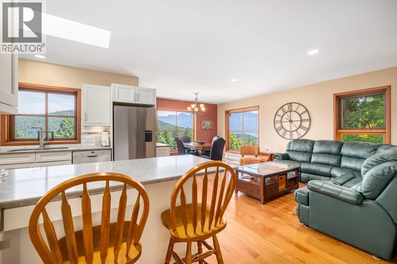 571 ROOCROFT LANE