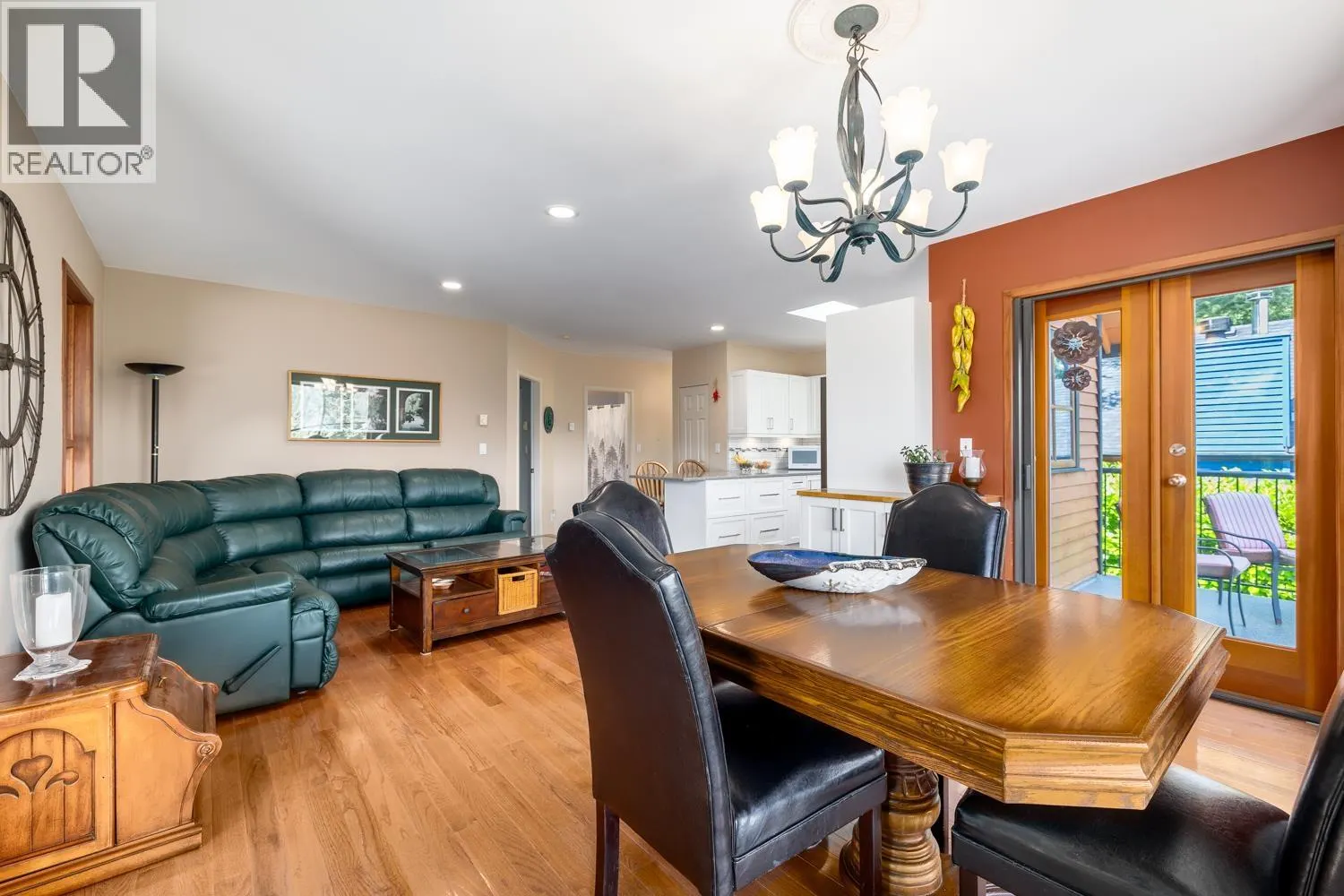571 ROOCROFT LANE