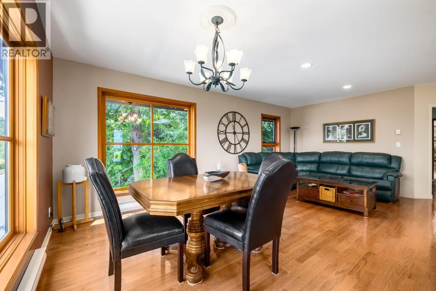 571 ROOCROFT LANE