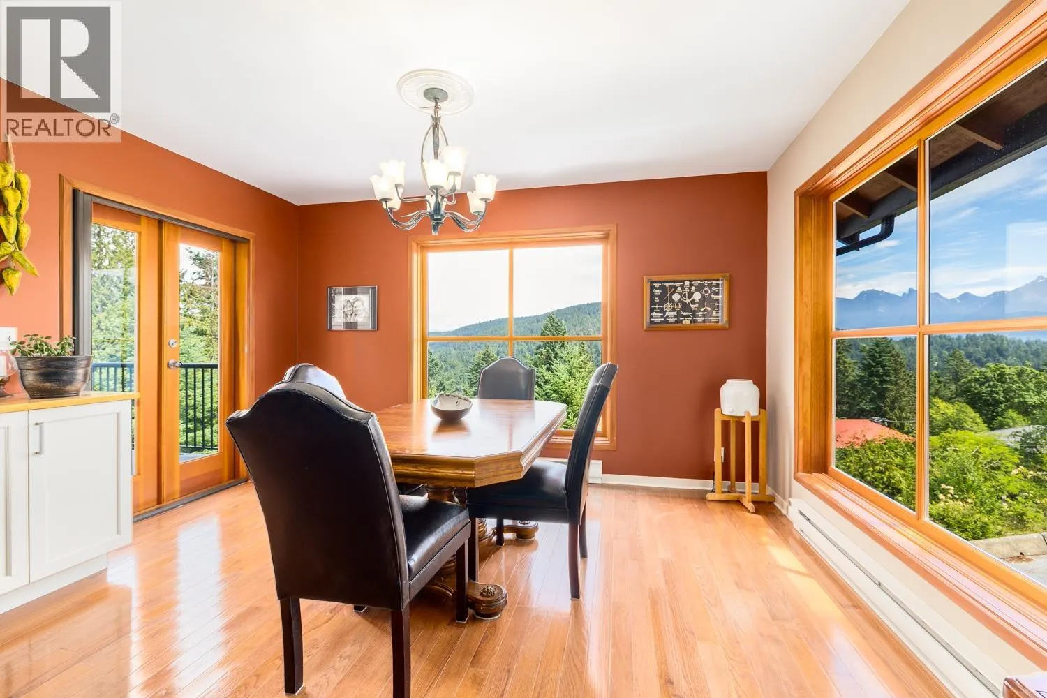 571 ROOCROFT LANE