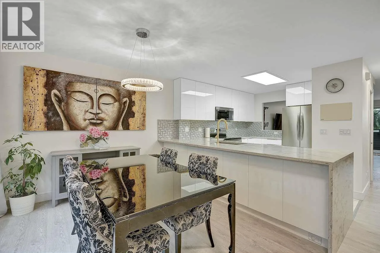 144 SHORELINE CIRCLE