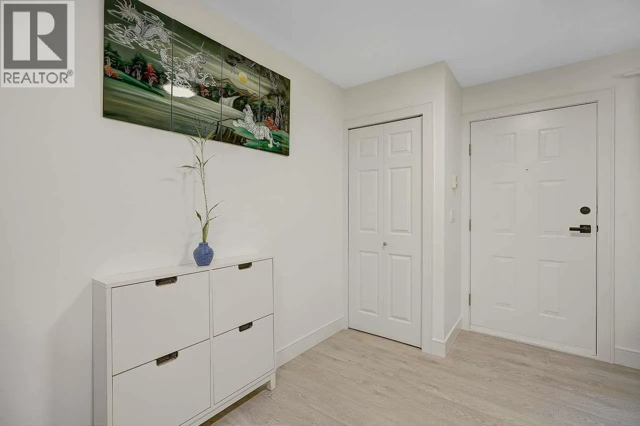 144 SHORELINE CIRCLE