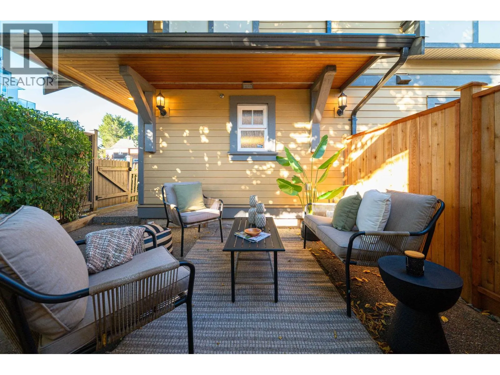 2418 ST. CATHERINES STREET