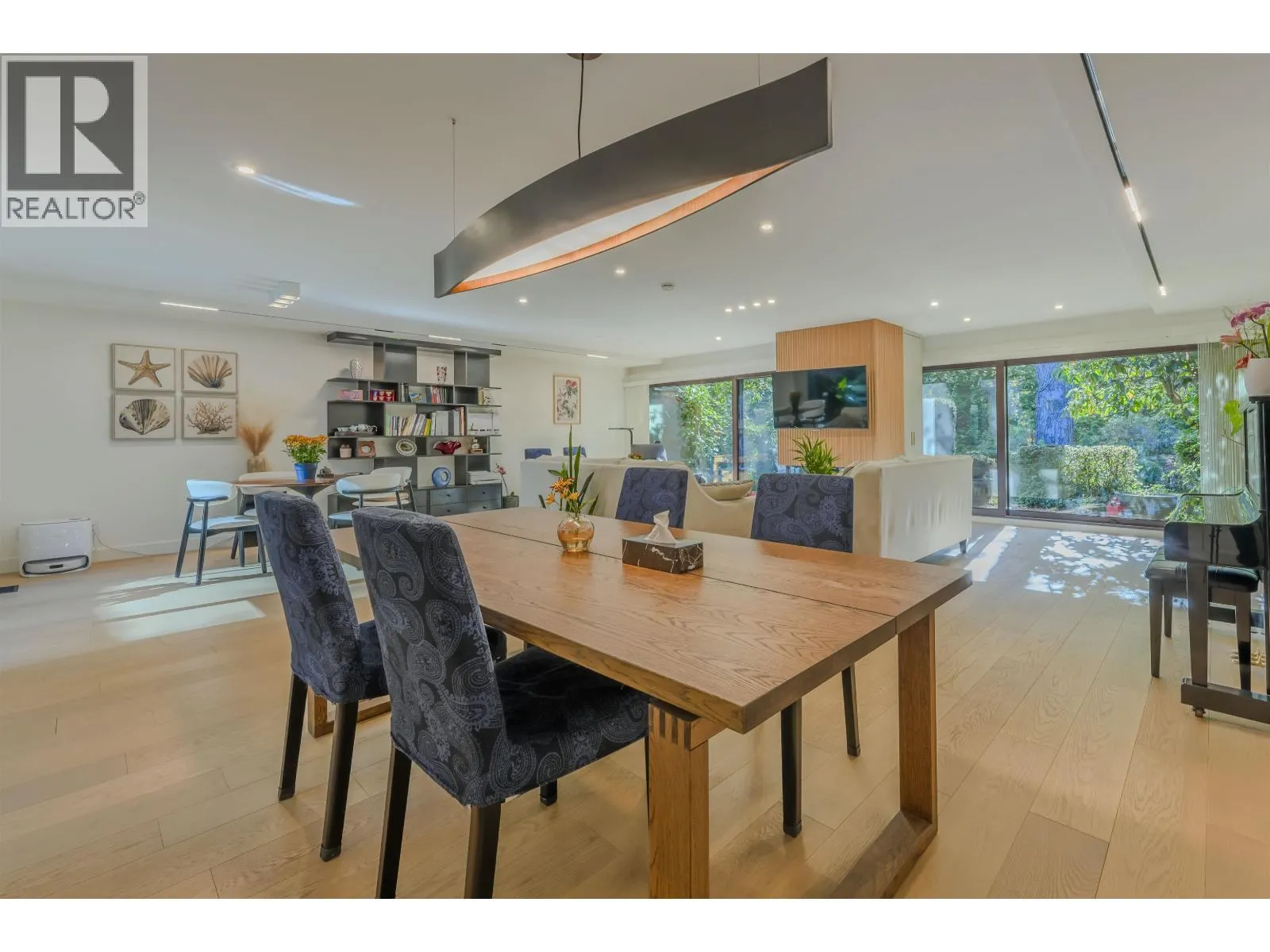 426 GREENSBORO PLACE