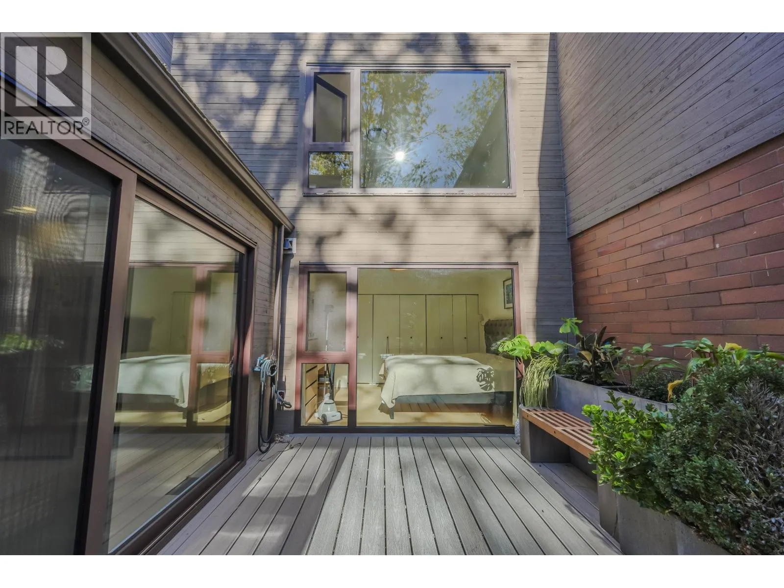 426 GREENSBORO PLACE
