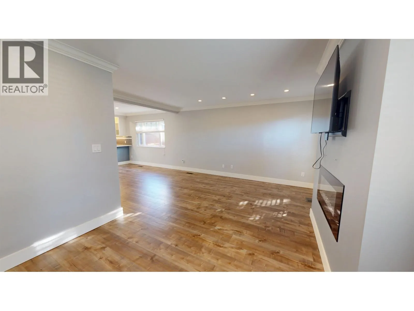 5645 51 AVENUE