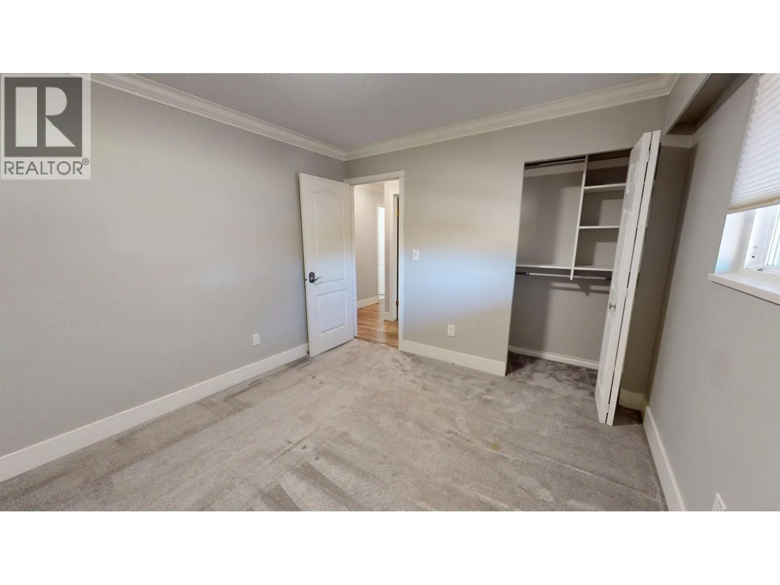 5645 51 AVENUE