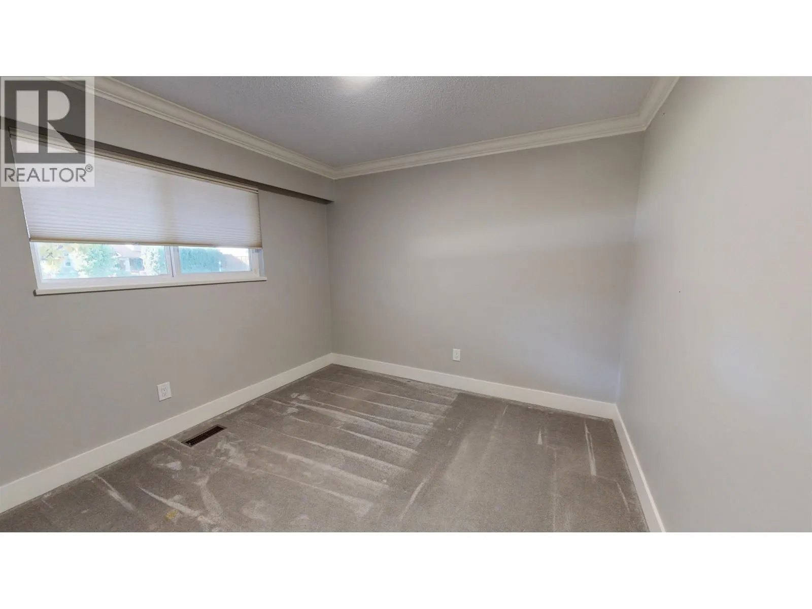 5645 51 AVENUE