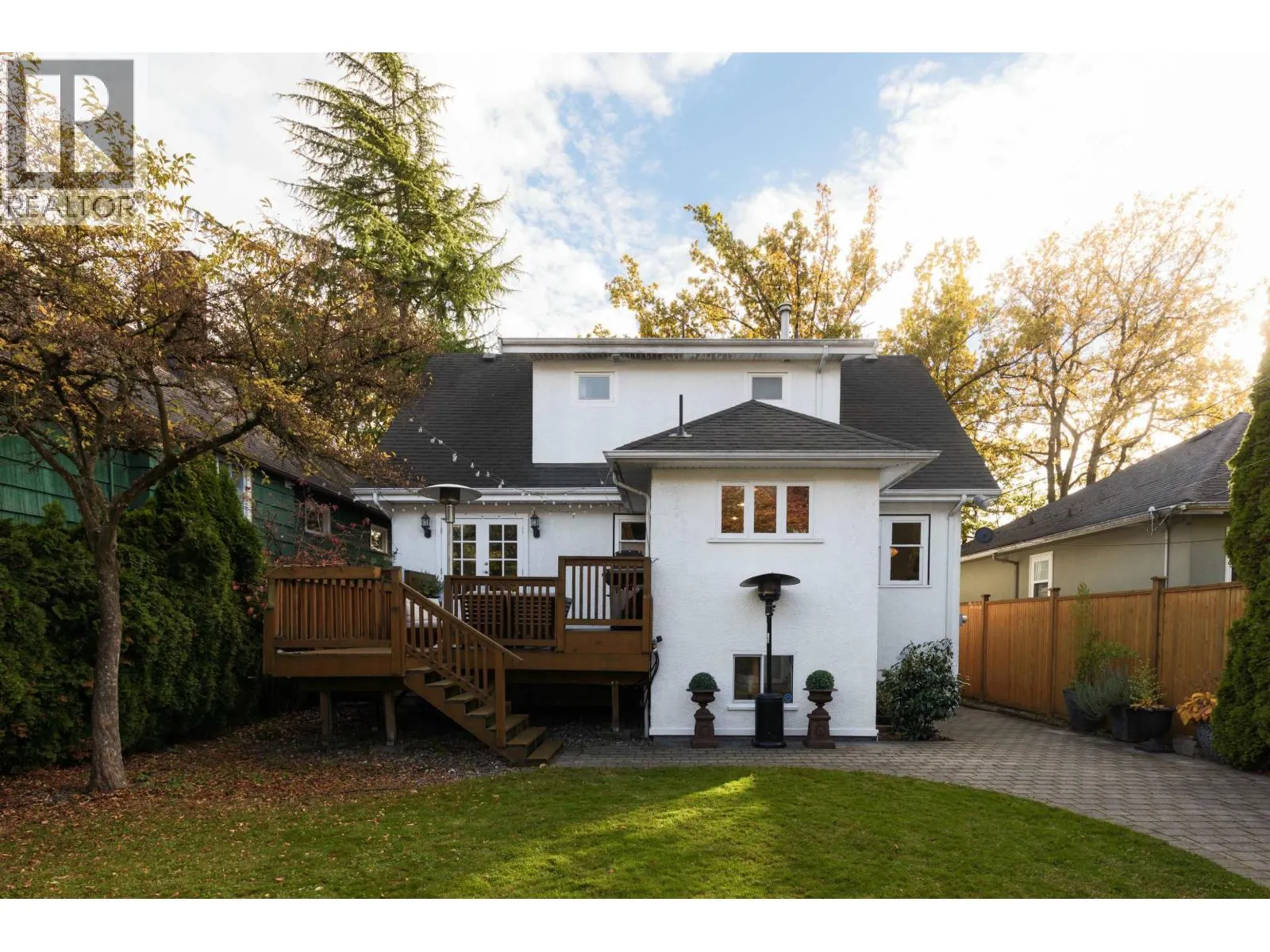 455 W 22ND AVENUE