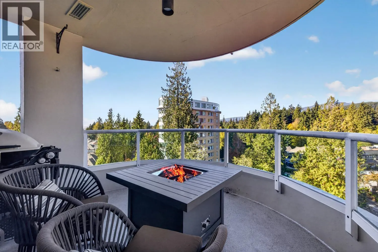 903 995 ROCHE POINT DRIVE
