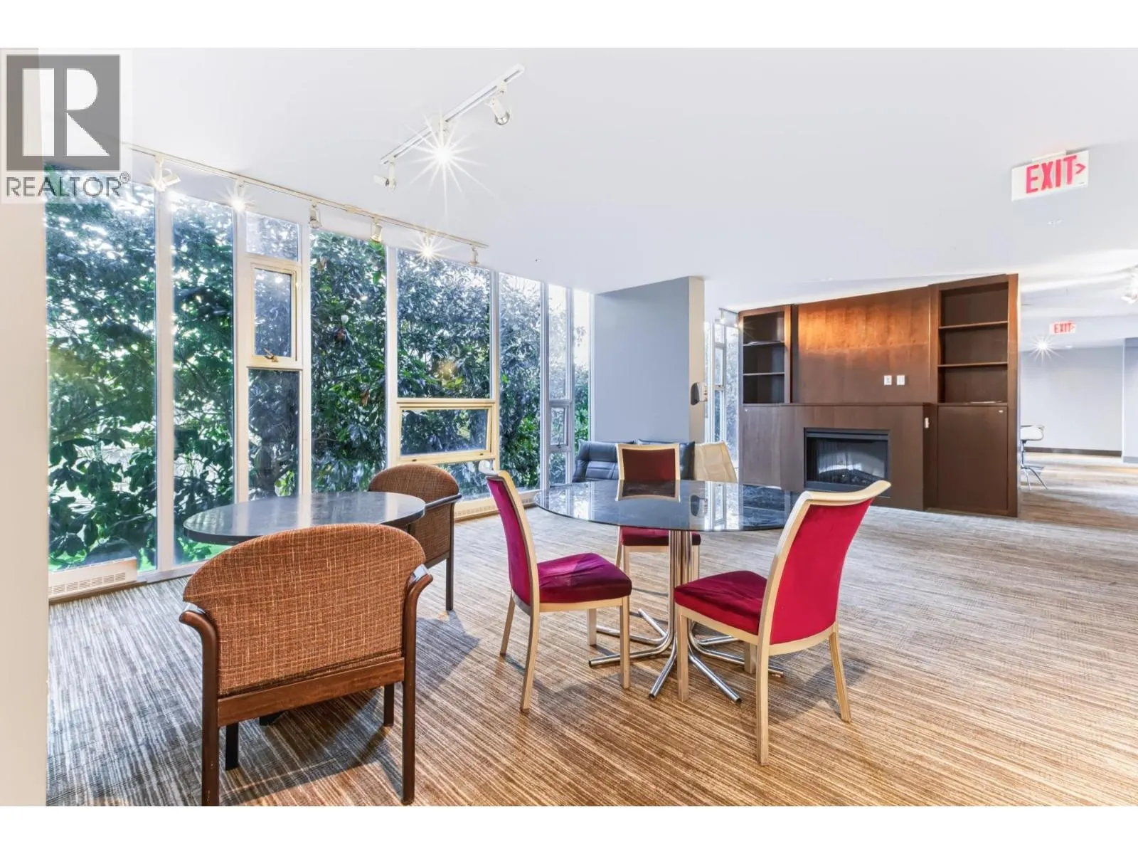 804 8280 LANSDOWNE ROAD