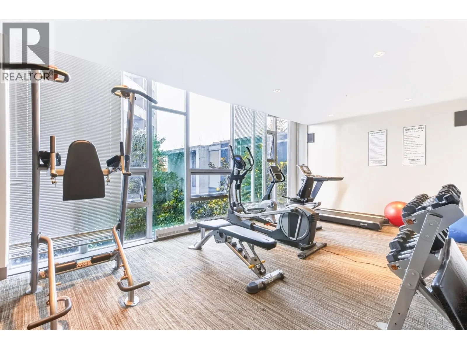 804 8280 LANSDOWNE ROAD