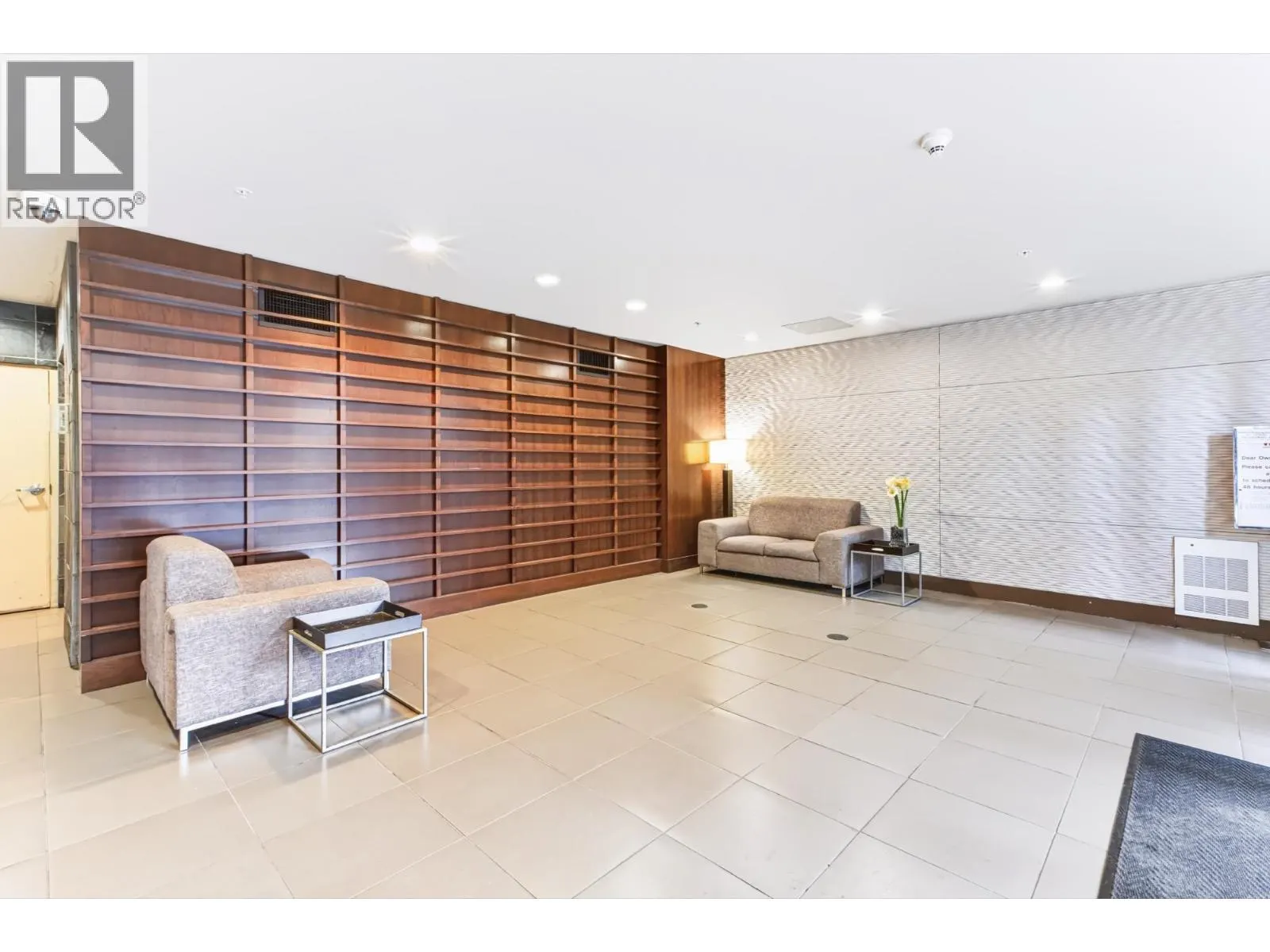 804 8280 LANSDOWNE ROAD