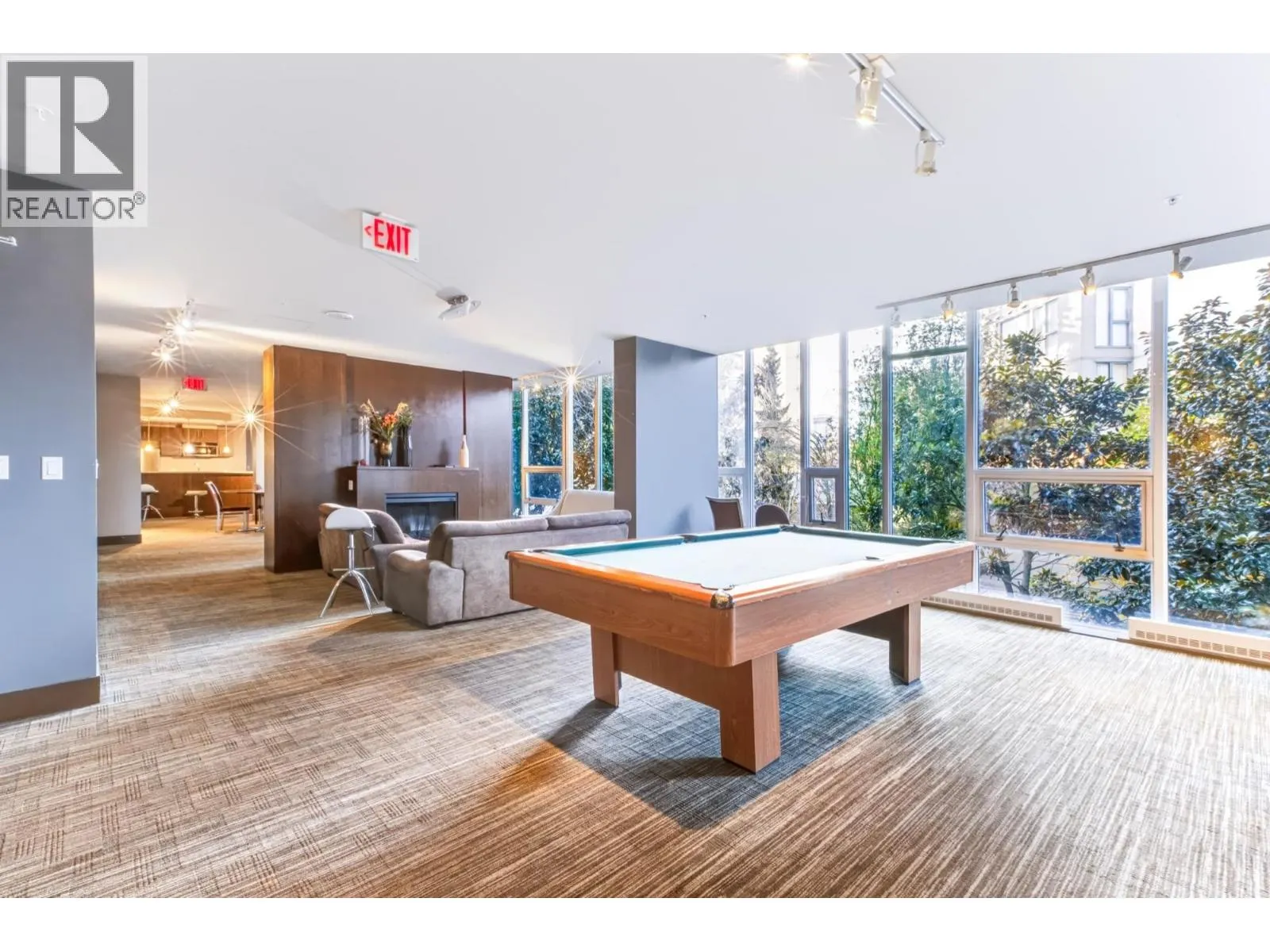 804 8280 LANSDOWNE ROAD