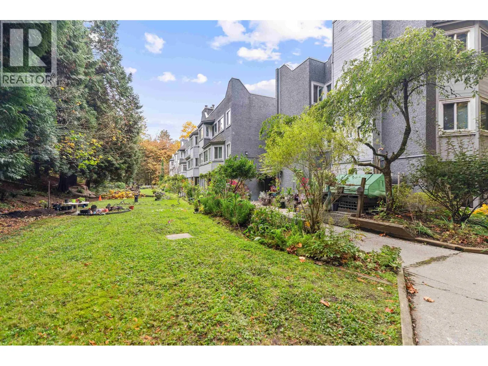 106 9880 MANCHESTER DRIVE