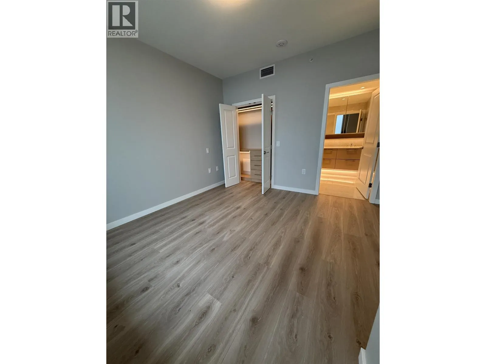 3003 5938 OLIVE AVENUE