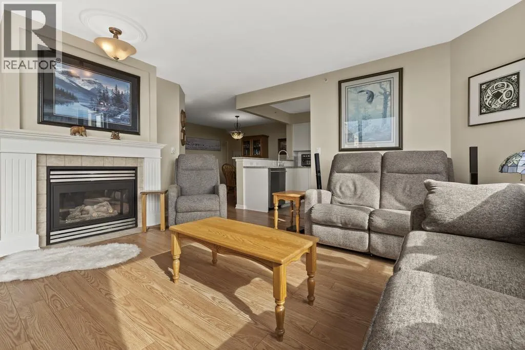 1703 6611 SOUTHOAKS CRESCENT