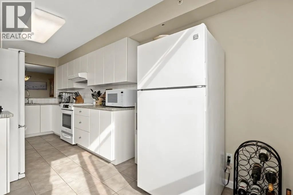 1703 6611 SOUTHOAKS CRESCENT