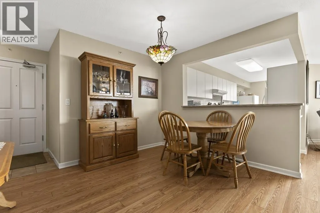 1703 6611 SOUTHOAKS CRESCENT