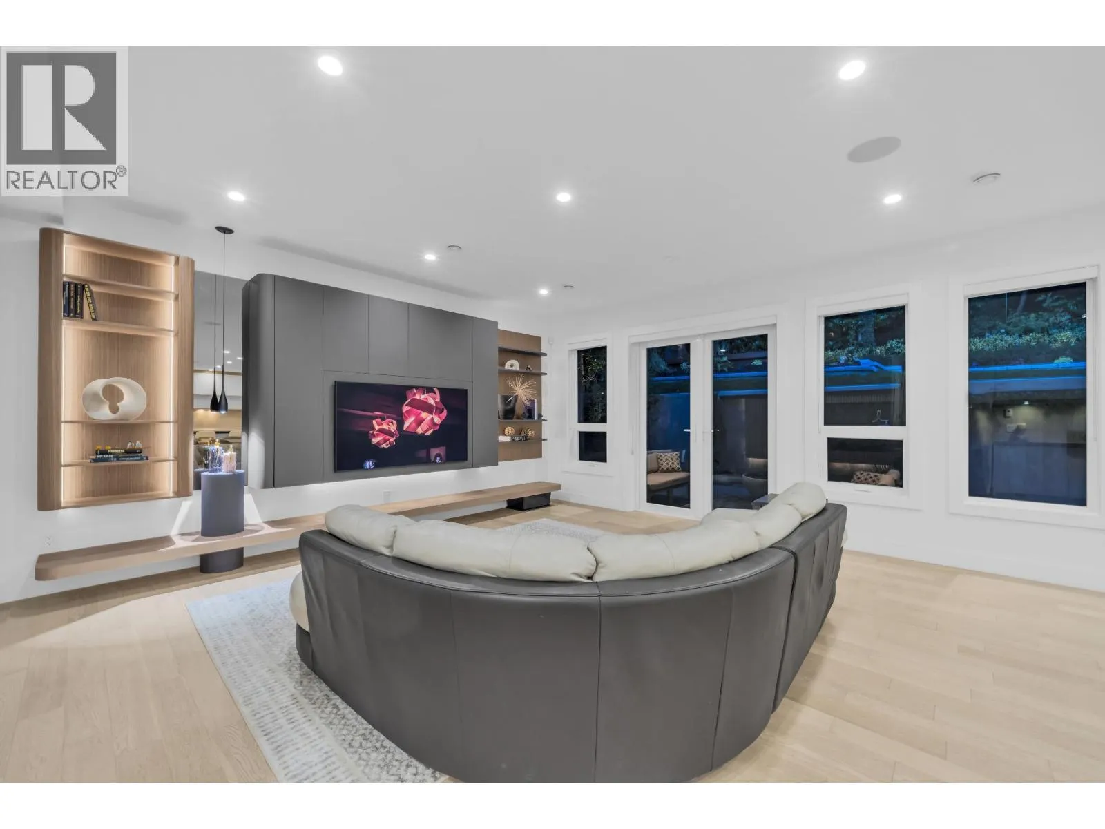 4324 GLENCANYON DRIVE