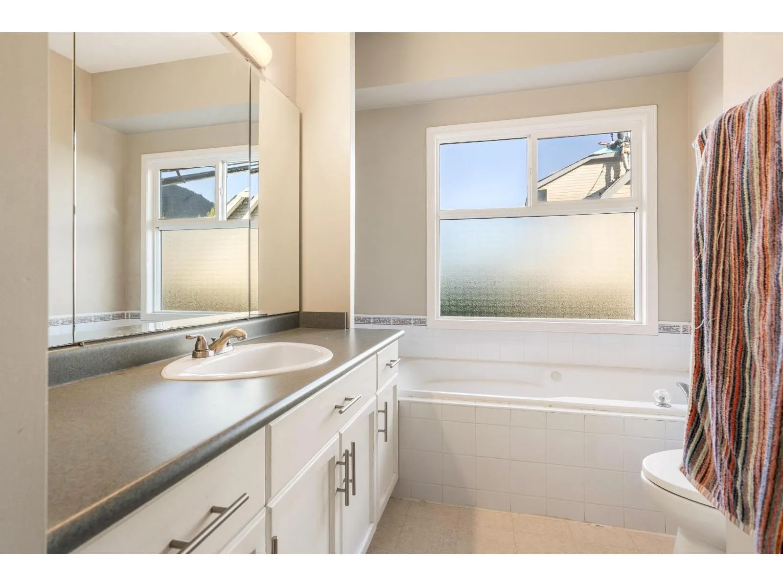 406 MIAMI RIVER DRIVE|Harrison Hot Springs