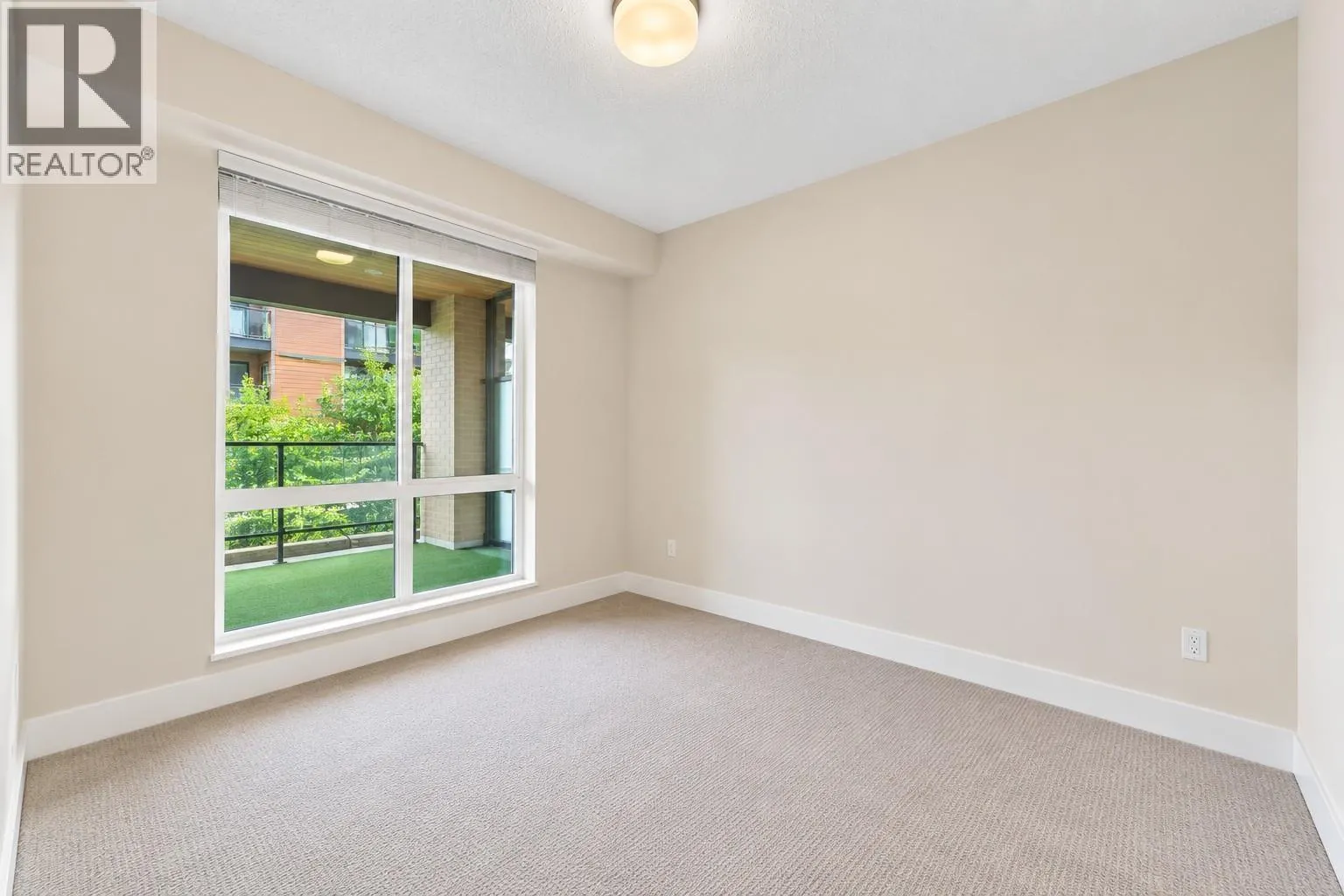 307 719 W 3RD STREET