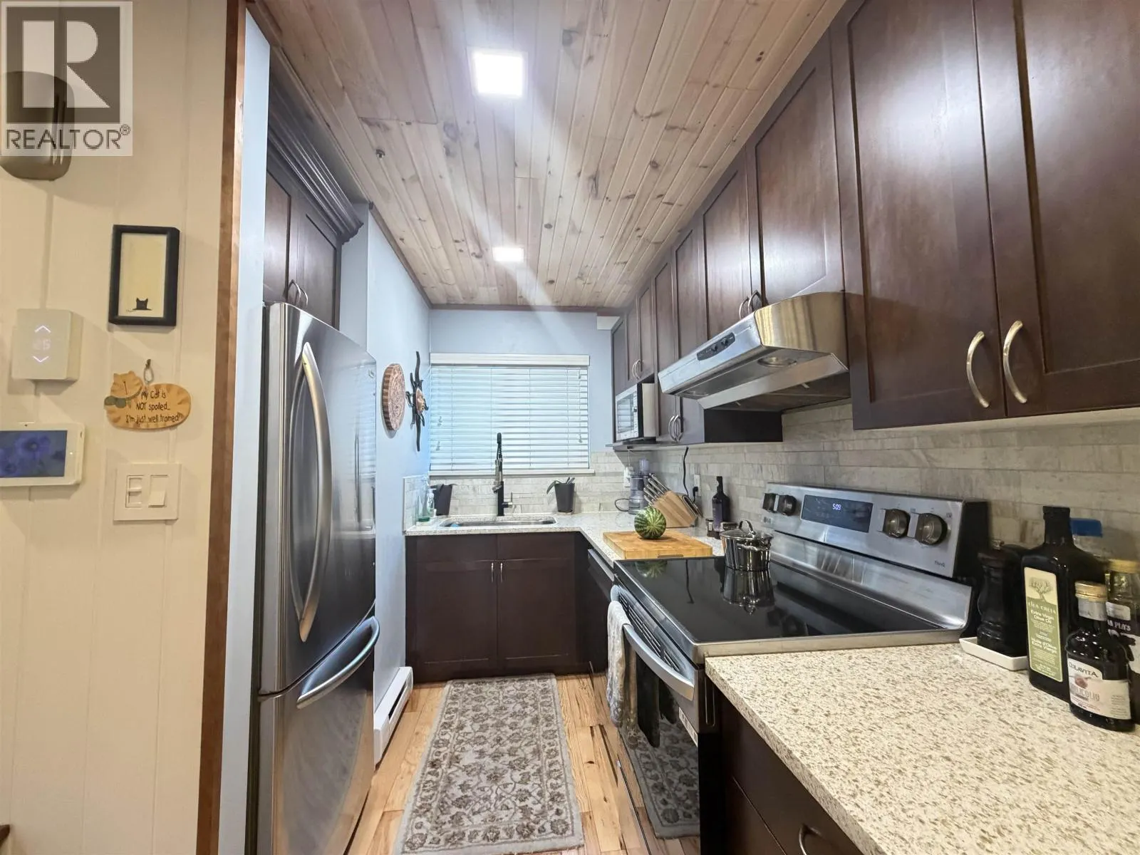 C 733 W 16TH AVENUE
