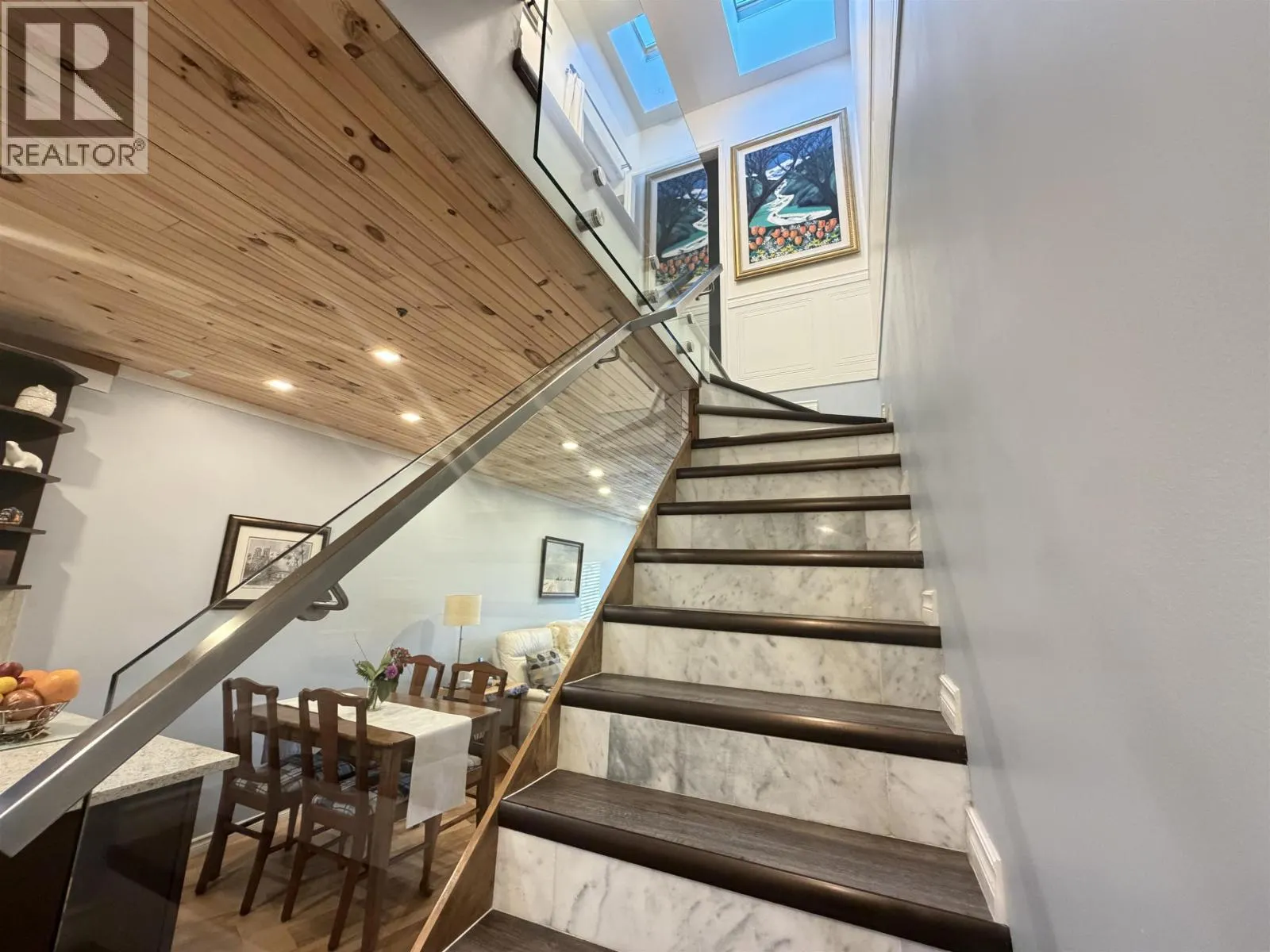 C 733 W 16TH AVENUE