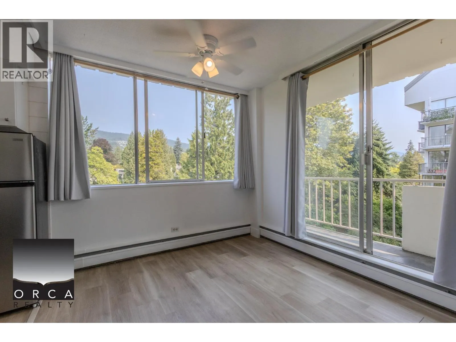 701 1785 ESQUIMALT AVENUE