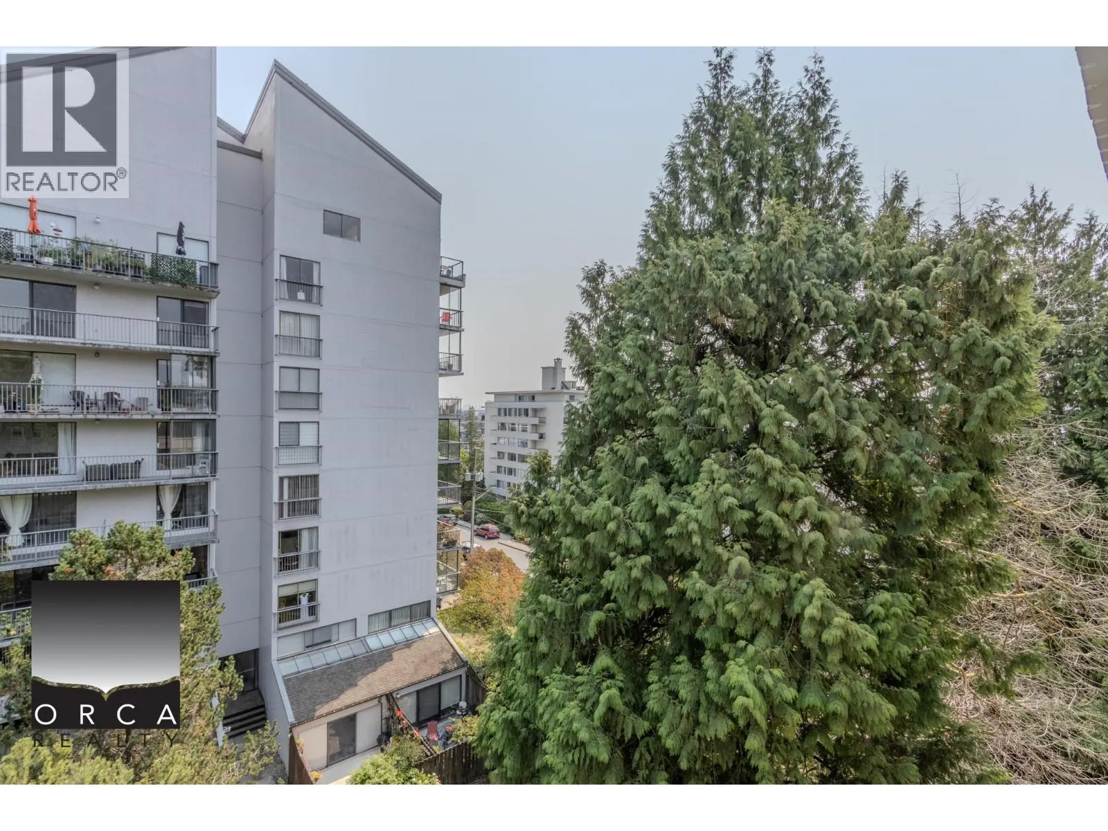 701 1785 ESQUIMALT AVENUE